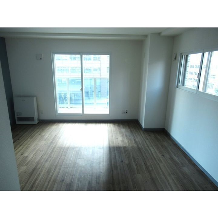 中鉱ビルの居間