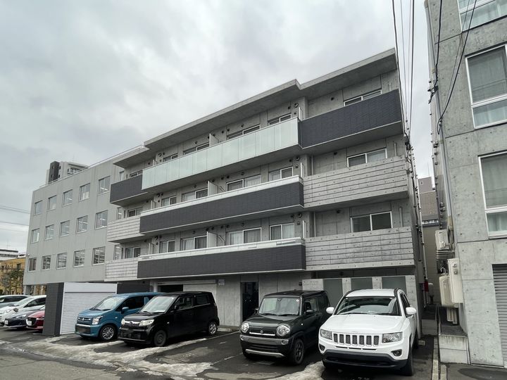 CHERISIS南6条405P3の外観