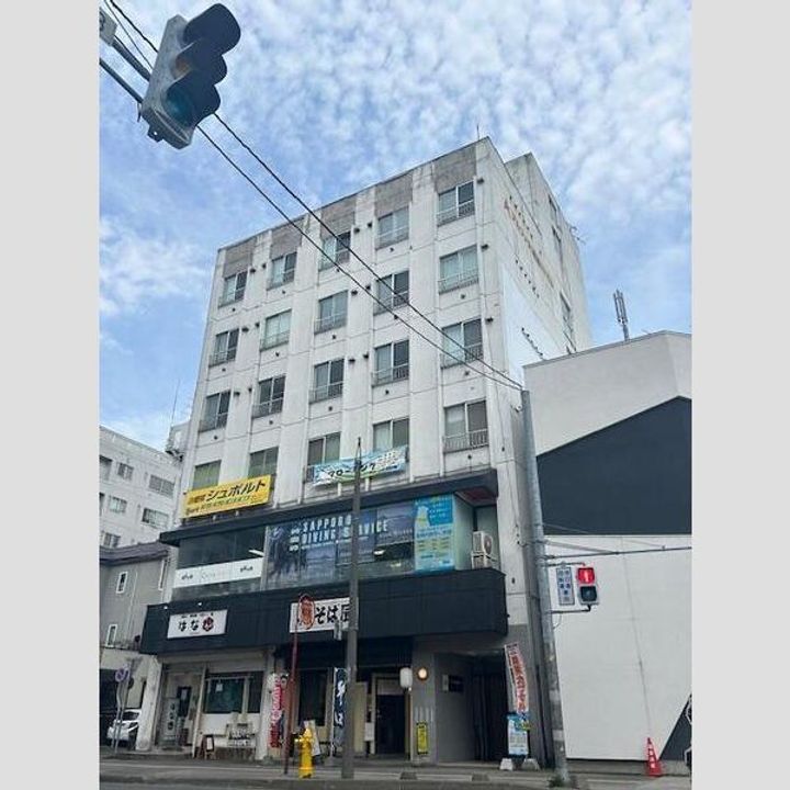 アルファビル大通西17403の外観