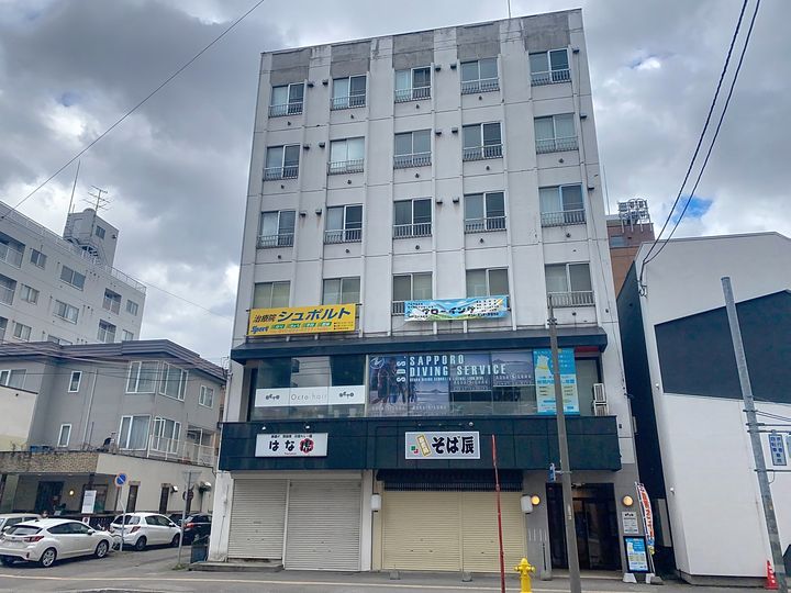 アルファビル大通西17408の外観