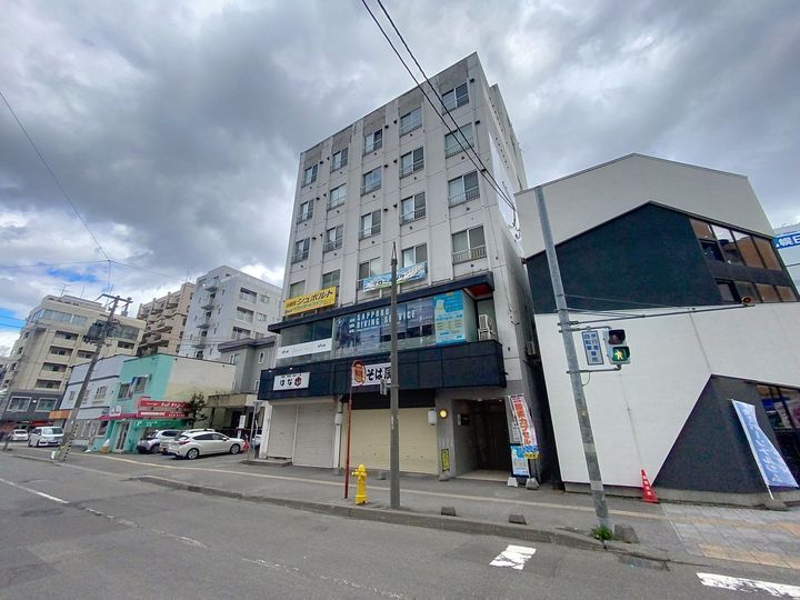 アルファビル大通西17408の外観