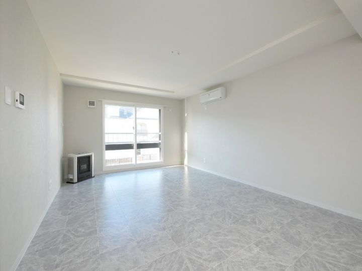 NRJニシオカ401の居間