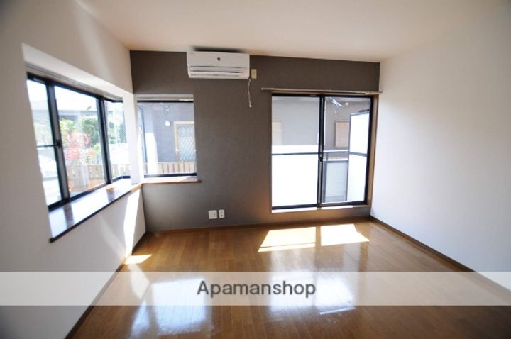 コンフォートタカノの居間