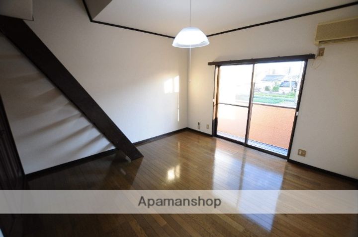 ロイヤルメゾンDの居間