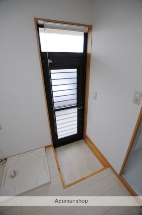 宮城県多賀城市八幡4丁目の賃貸アパートの玄関