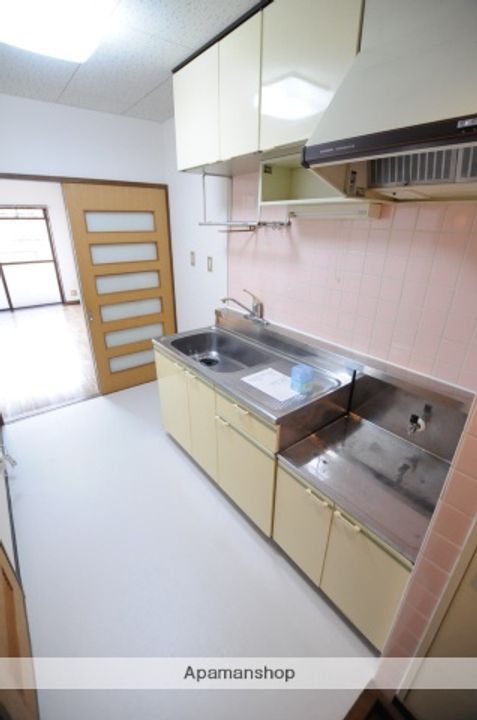 ブランドール八乙女のキッチン