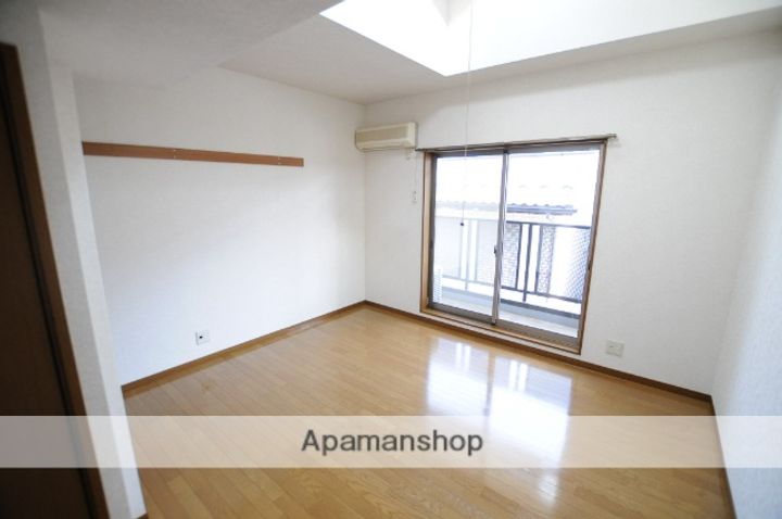 アーバニティ・サカエ202の居間