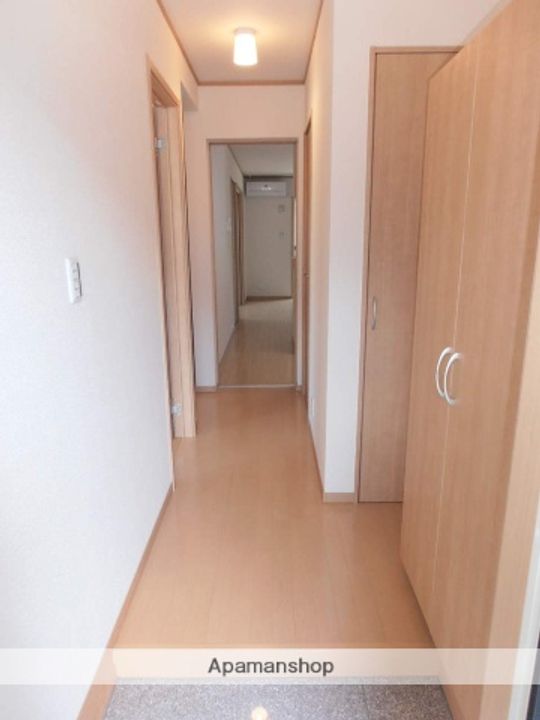 ファミリエールD棟の玄関