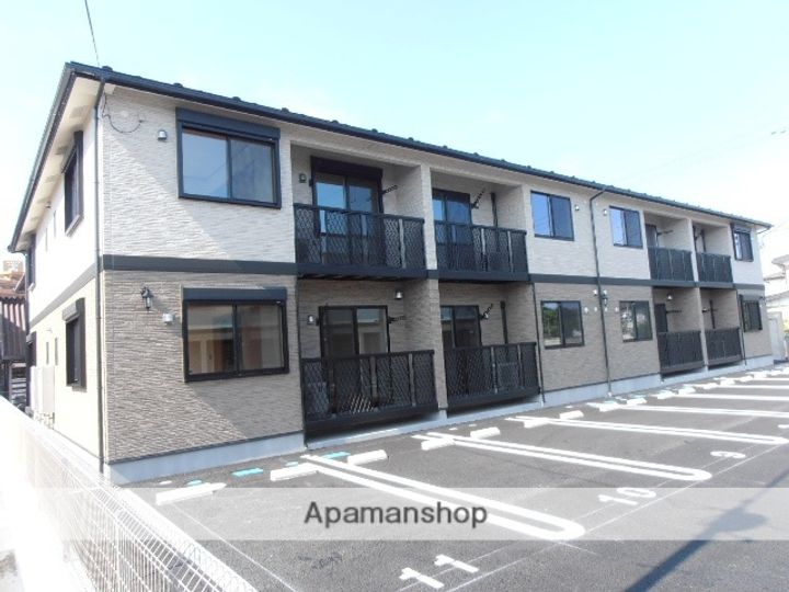 ファミリエールD棟の外観