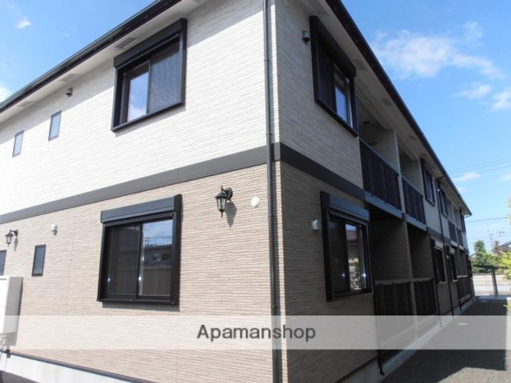 ファミリエールD棟の外観