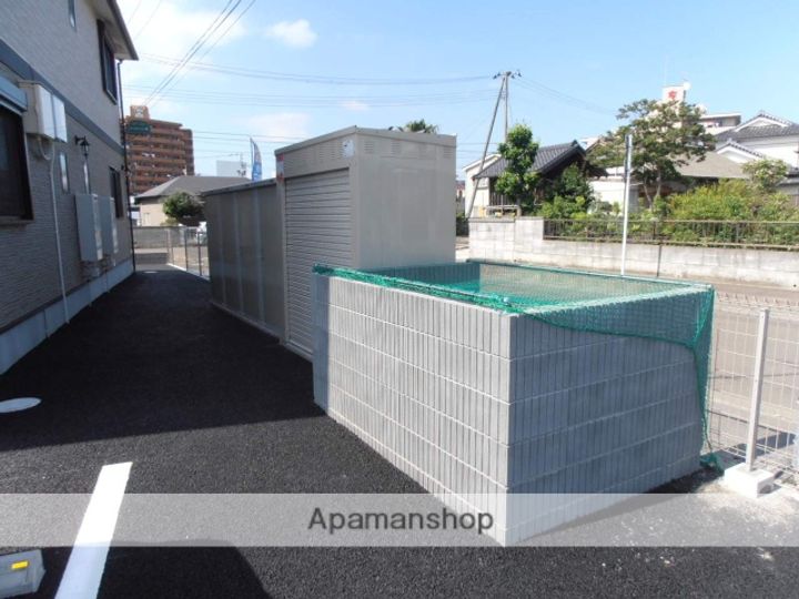 ファミリエールD棟の外観