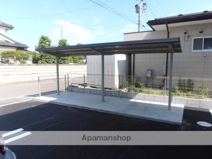 ファミリエールD棟の外観