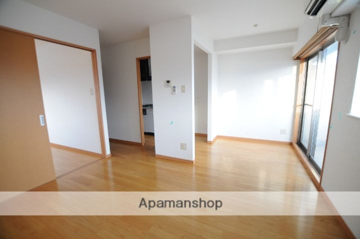 宮城県多賀城市高橋2丁目の賃貸マンションの居間