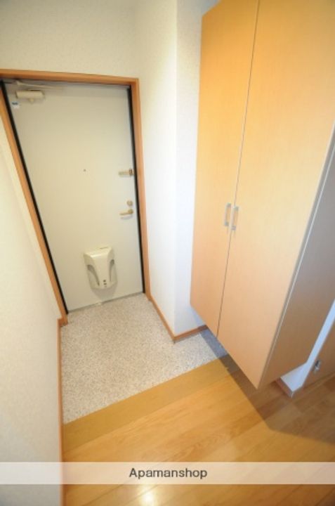 宮城県多賀城市高橋2丁目の賃貸マンションの玄関