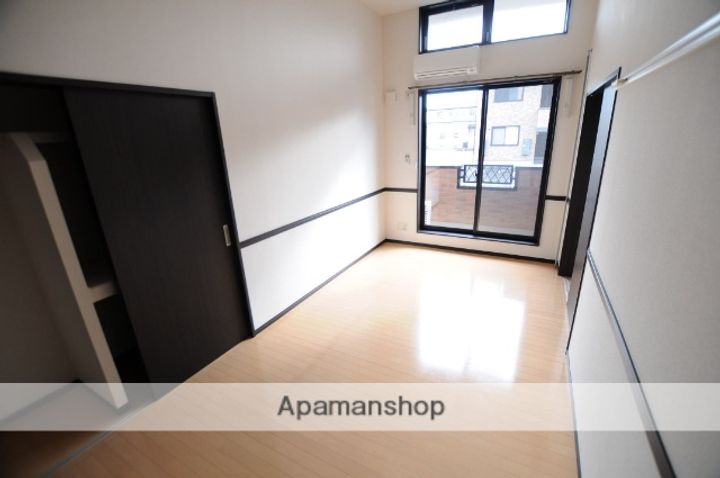 宮城県多賀城市新田字六歳の賃貸アパートの居間