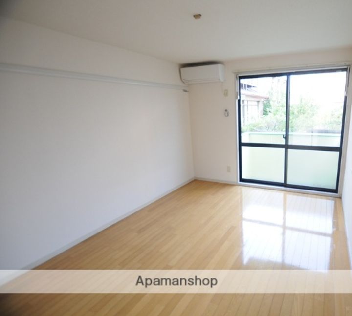 宮城県仙台市宮城野区栄2丁目の賃貸アパートの居間