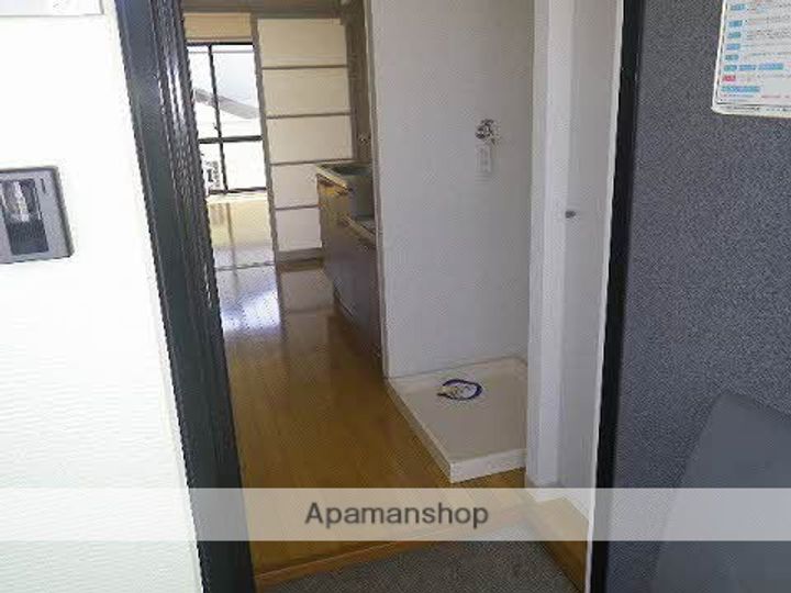 宮城県仙台市宮城野区栄2丁目の賃貸アパートの玄関