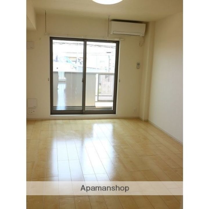 グラディオ・Iの居間