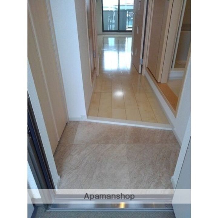 グラディオ・Iの玄関