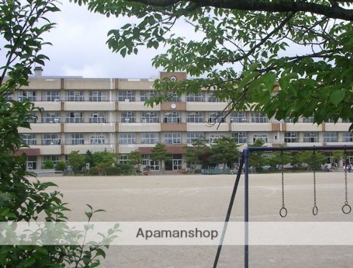 マーメゾンAの周辺