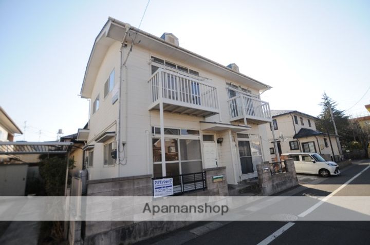 メゾンルピナスの外観