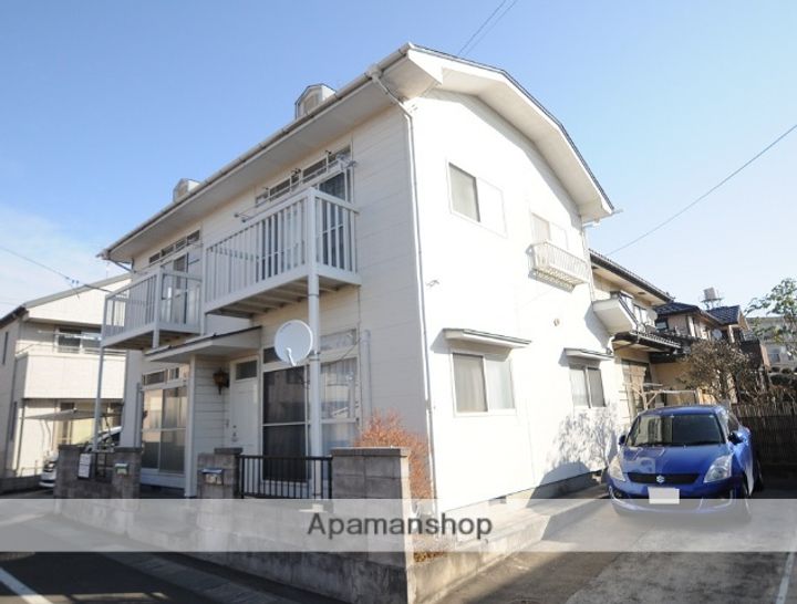 メゾンルピナスの外観