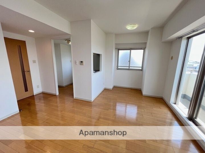 宮城県仙台市宮城野区新田東3丁目の賃貸マンションの居間