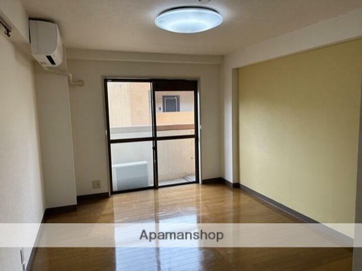 宮城県多賀城市中央1丁目の賃貸マンションの居間