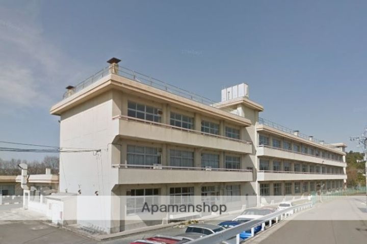 エクセルシャトー一森山A棟202号室の周辺