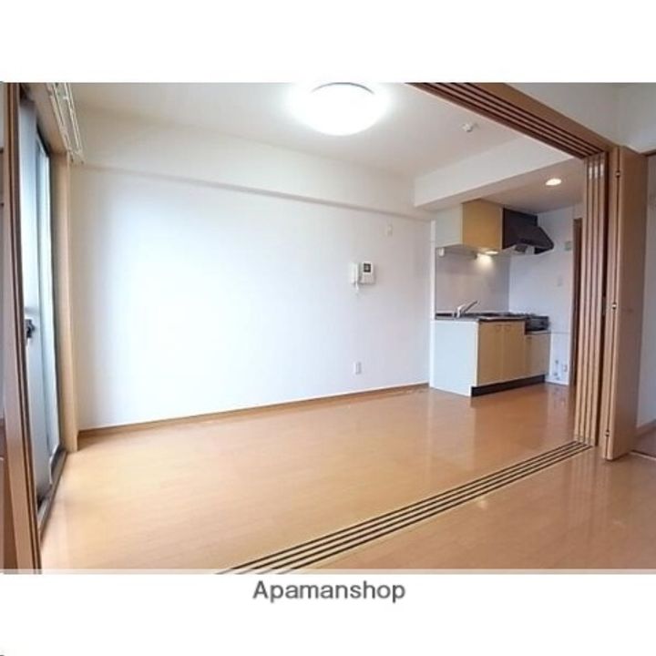 宮城県仙台市青葉区子平町の賃貸マンションの居間