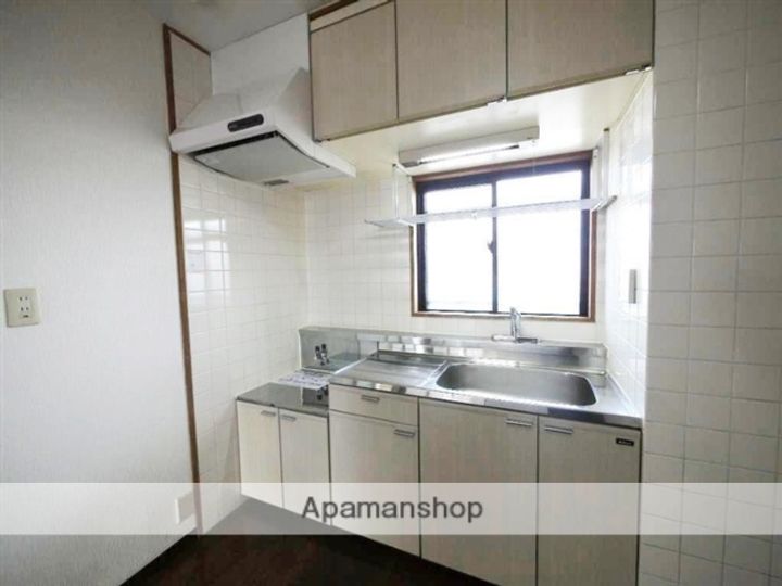 Y’S荒町707のキッチン