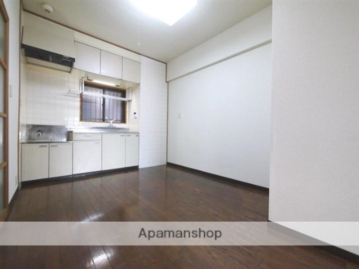 Y’S荒町703の居間