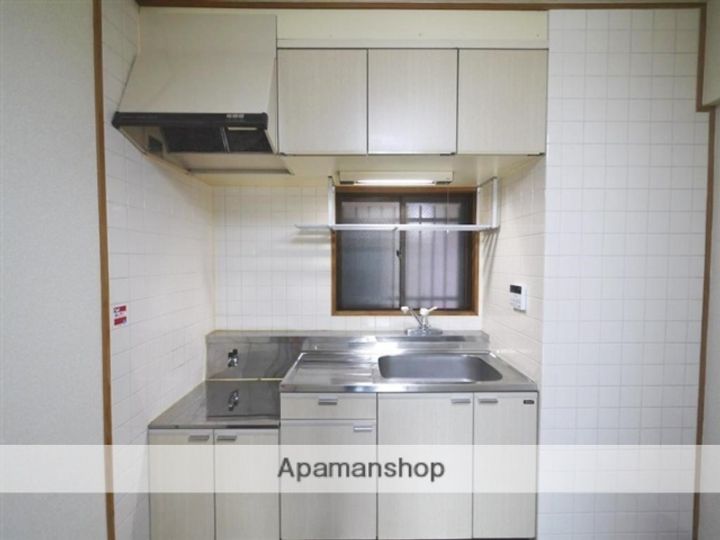 Y’S荒町703のキッチン