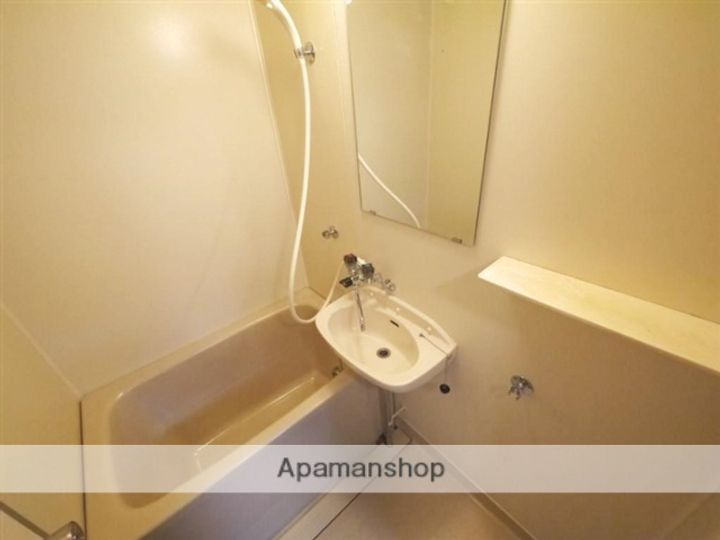 Y’S荒町703の風呂