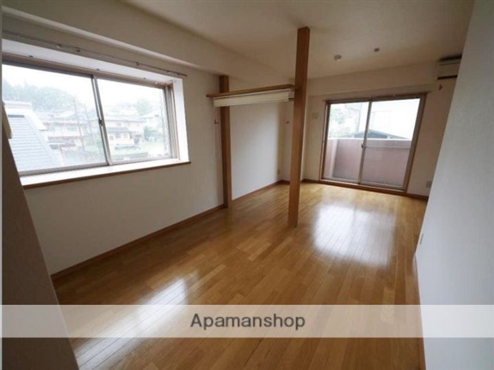 宮城県仙台市青葉区山手町の賃貸マンションの居間