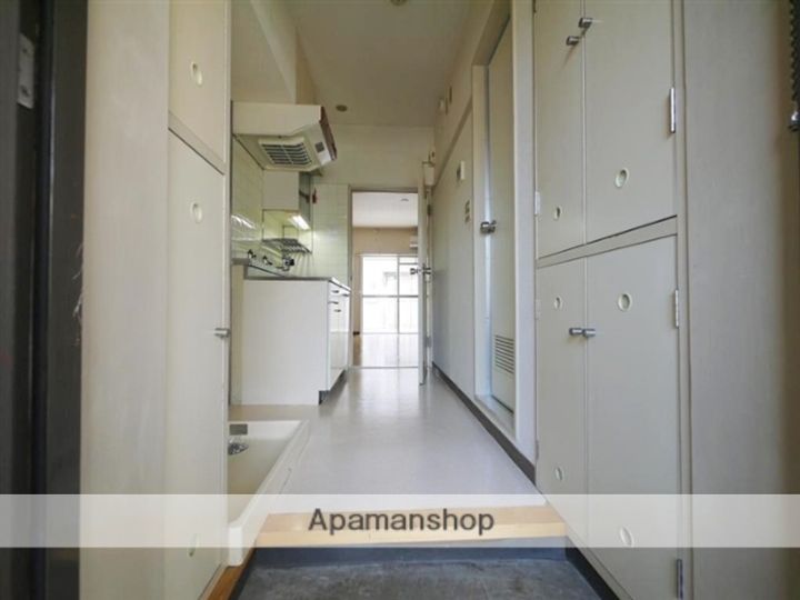 コーポフレンド205の玄関