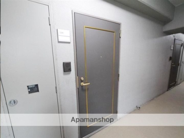 グラン・ドミール仙台駅東208の玄関