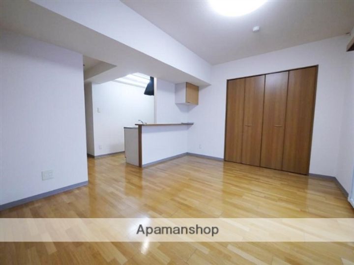 グラン・ドミール仙台駅東1009の居間