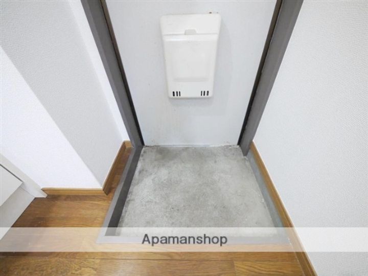 レスポワール幸町203の玄関