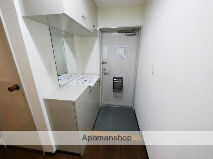 アークヒルズ小松島606の玄関