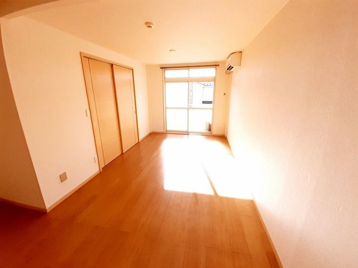 エルディム横山の居間