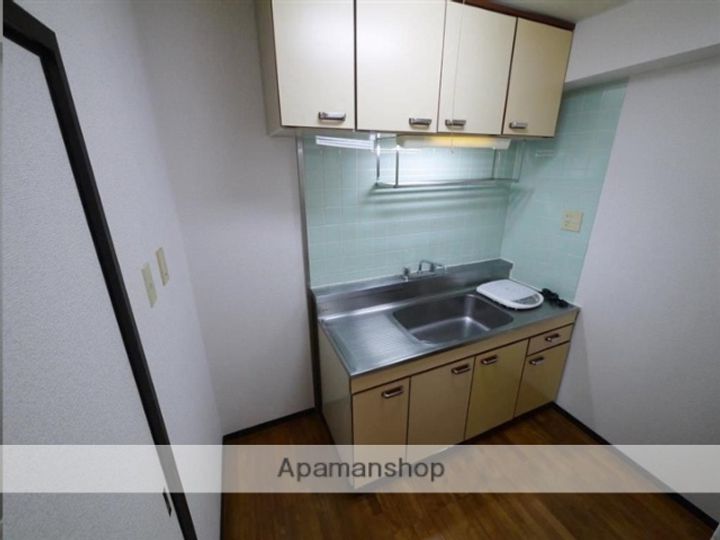 メゾンドールヘンミ401のキッチン