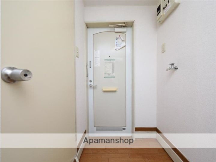 アップルハウス青山Ⅲ101の玄関