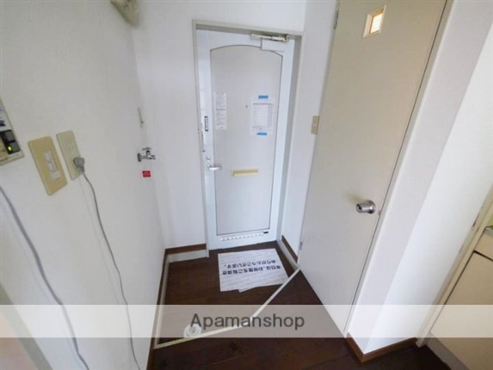 アップルハウス青山Ⅲ205の玄関