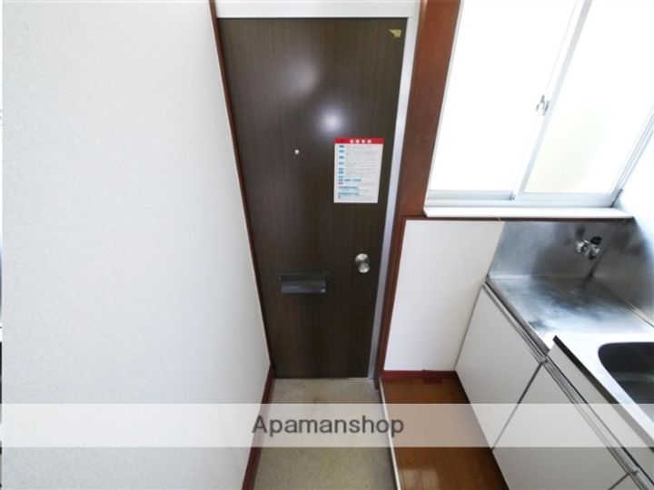 コーポ一高南A112の玄関