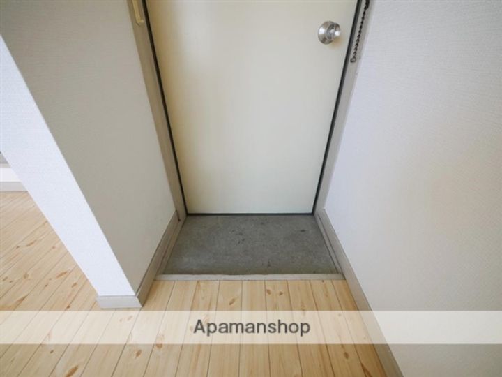 コーポ一高南B216の玄関