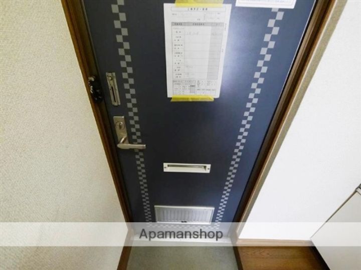 ウィパルクⅢ201の玄関