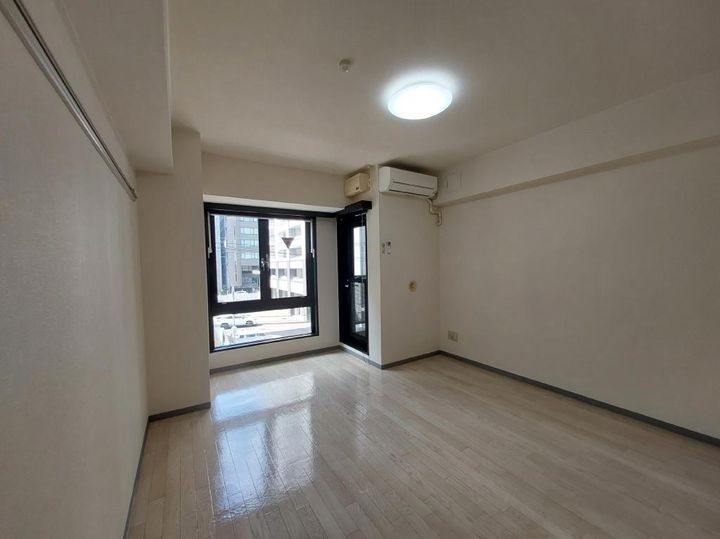 イーストン榴岡の居間