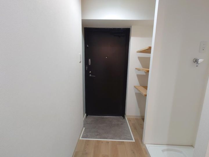 アソルティ東二番丁レジデンスの玄関