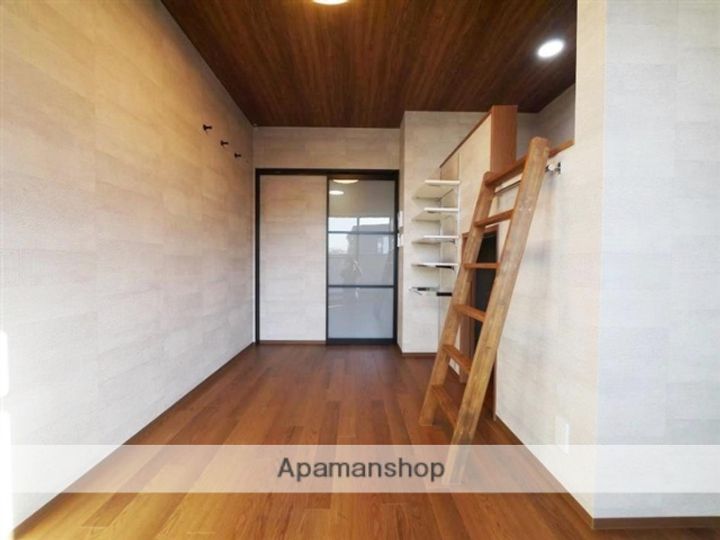 44霊屋下305の居間